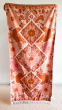 Load image into Gallery viewer, SAMPLE : Quick dry beach towel with tassels - Pink
