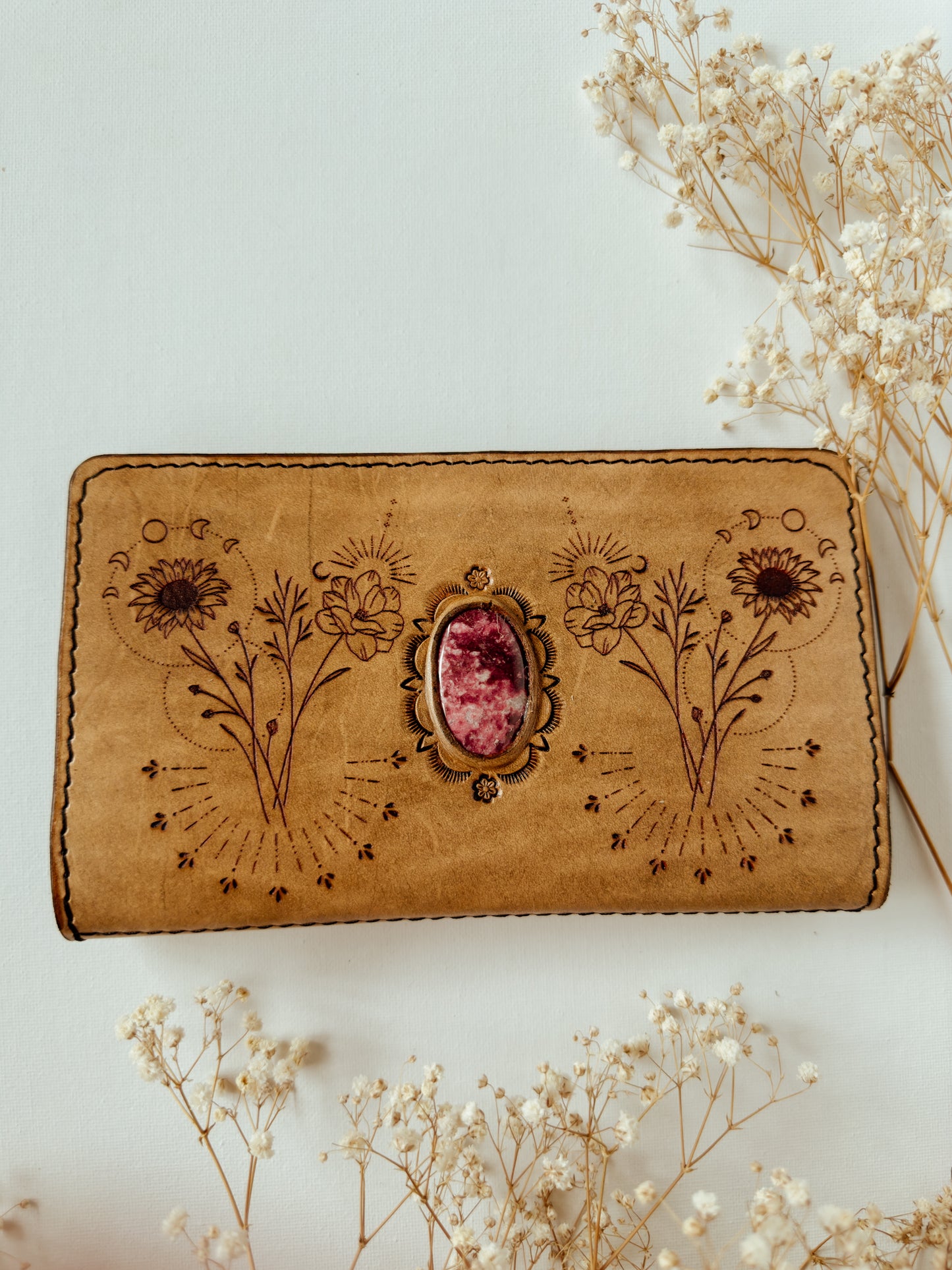Floral leather wallet with Rhodonite