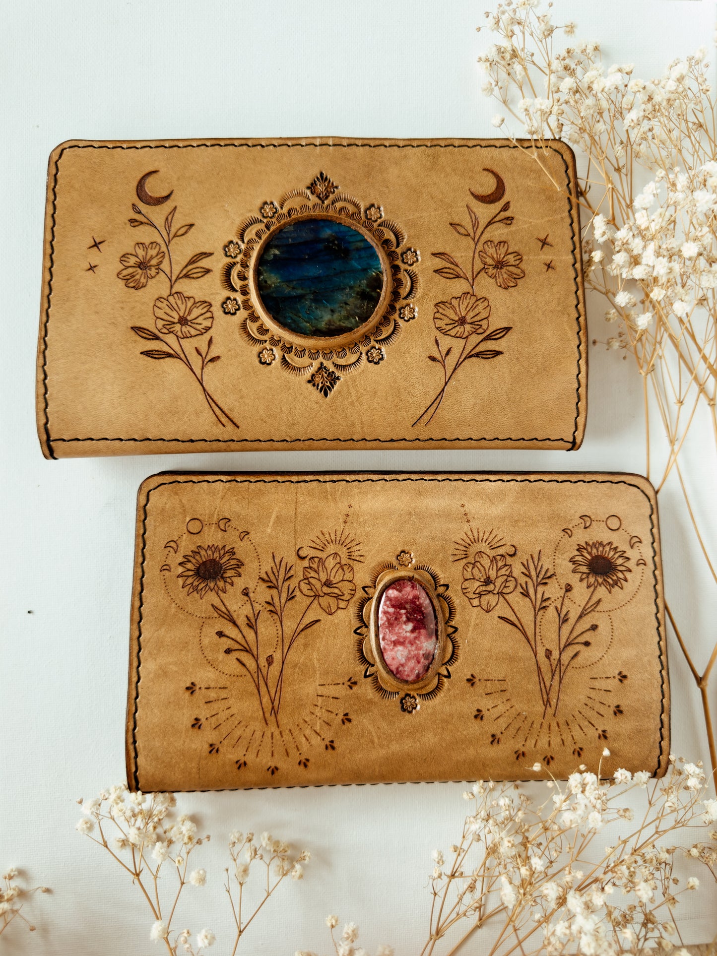 Floral leather wallet with Rhodonite