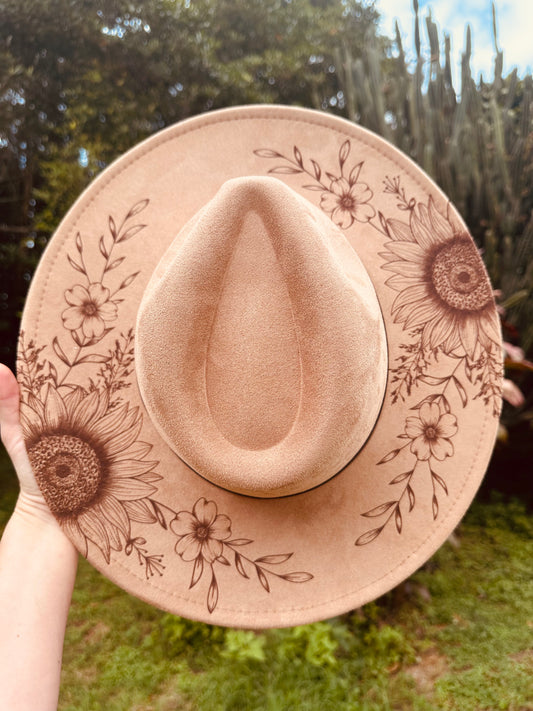 The Wildflower Bloom Hat - in beige