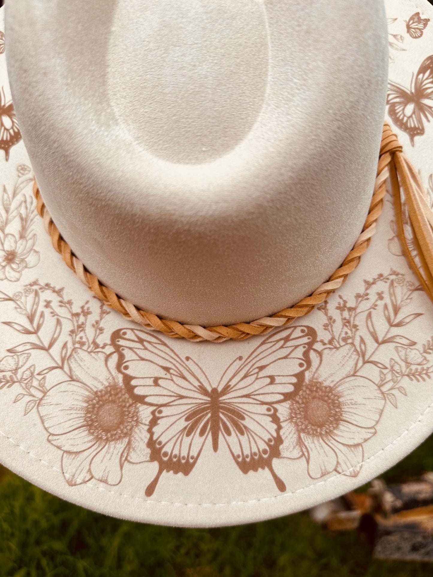 The Butterfly Grove Hat in full bloom - White