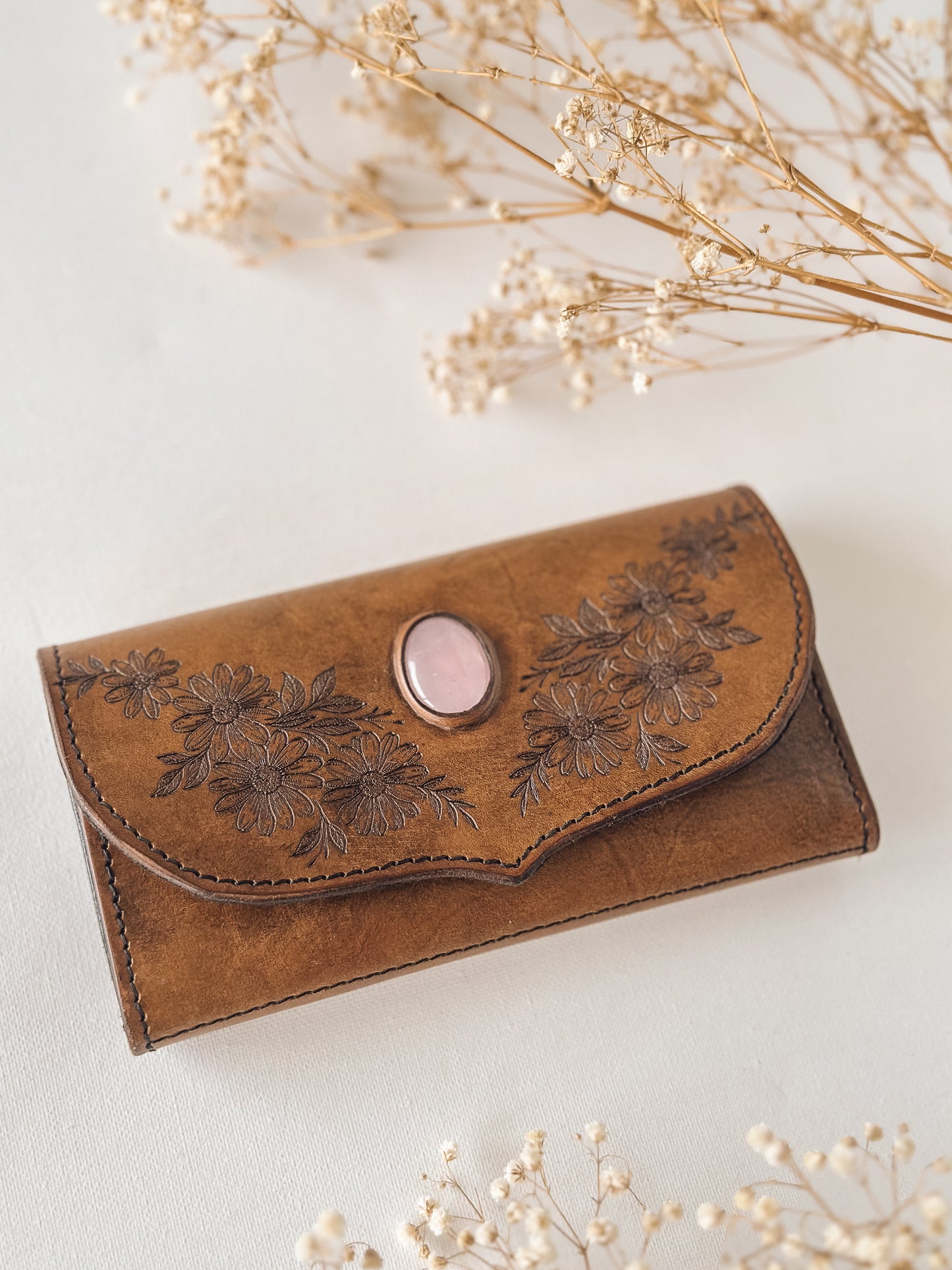 Rose Quartz Daisy Leather Wallet – Brown