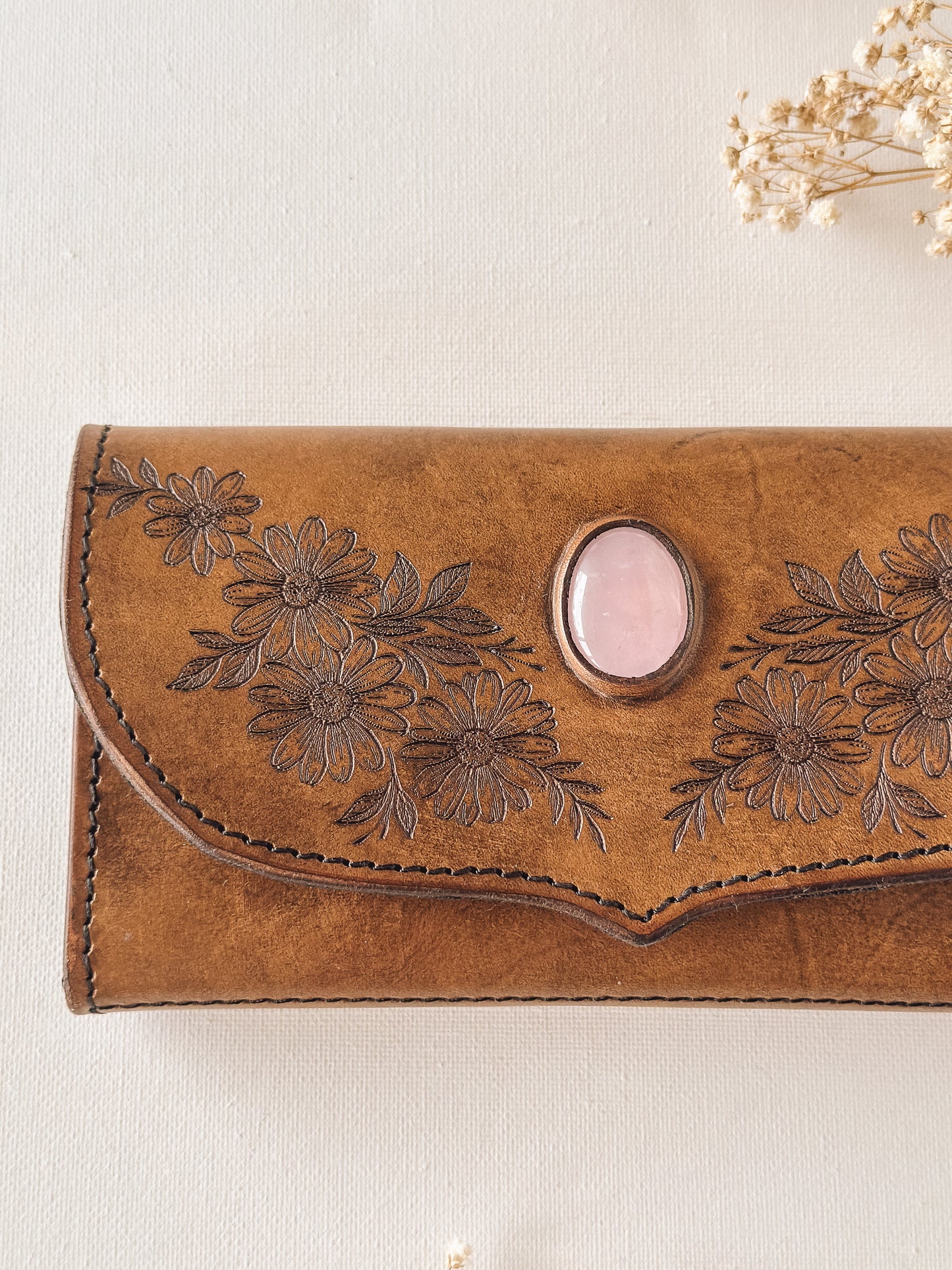 Rose Quartz Daisy Leather Wallet – Brown