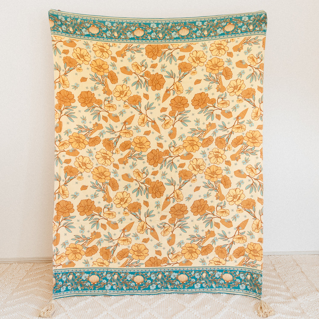 Seashell Throw Rug in Turquoise Blue & Sandy beige
